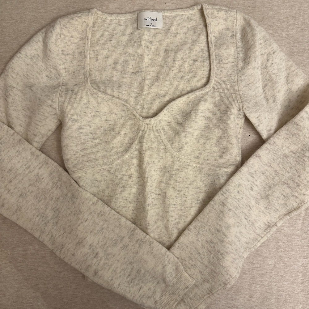 Aritzia sweater long sleeve cropped top🍦